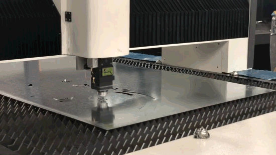 Máquina cortadora láser de fibra CNC de chapa metálica